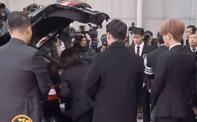 แฟนเพลงร่ำไห้รับศพ “จง ฮยอน”