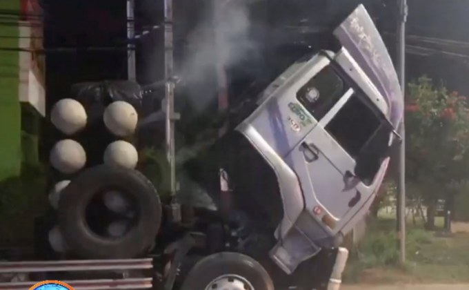 เด็กปั๊มช่วยดับไฟไหม้บนรถบรรทุก 18 ล้อ