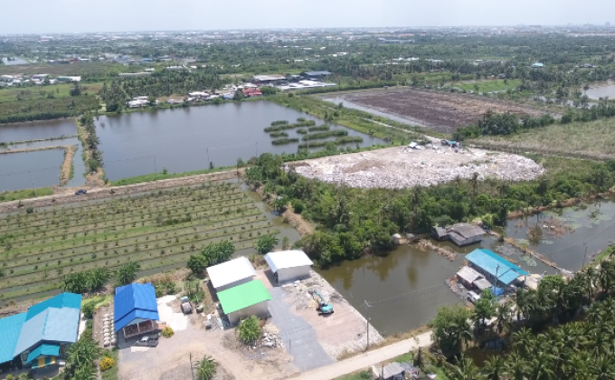 ชาวบ้านบางขุนเทียน โวยเหม็นสารพิษปนเปื้อนในดิน