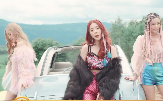 3 พี่น้อง “เนย-แจม-พิกเล็ท” กับลุคเปรี้ยวซ่าในเพลง “หมอนเน่า”