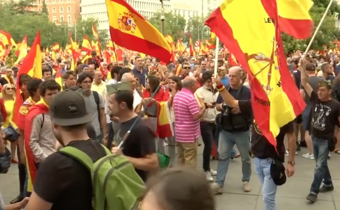ชาวสเปนคัดค้านการลงประชามติแยกตัวของแคว้นคาตาลุญญา