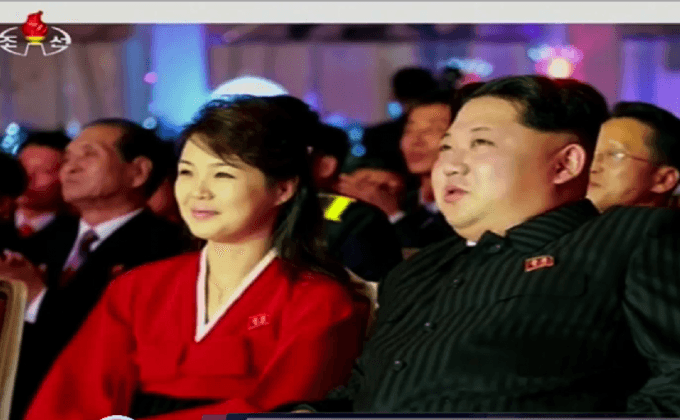 คิม จองอึน ควงภรรยาร่วมงานเลี้ยงฉลองปล่อยจรวด