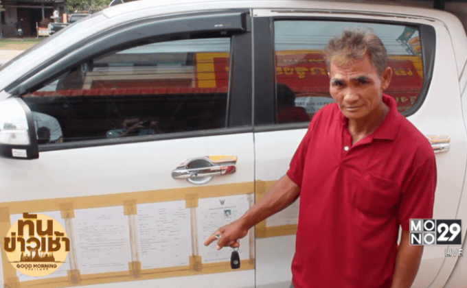 พ่อค้าติดใบอนุญาตข้างรถ โชว์ตำรวจเหตุถูกเรียกตรวจบ่อย