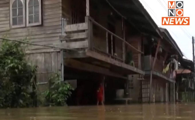 น้ำป่าไหลเข้าท่วมชุมชนตลาดเก่าปราจีนบุรี ชาวบ้านเร่งขนย้ายทรัพย์สินขึ้นที่สูง