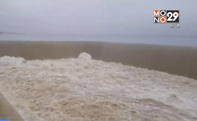 ฝนตกหนักน้ำล้นเขื่อน จ.ประจวบคีรีขันธ์