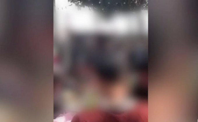 พบ “อ้วน ลอยฟ้า” เซียนพระชื่อดัง แจกซองอั่งเปา ตร.