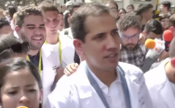 “ฆวน ไกวโด” ประชุมทหารผลัก ปธน.พ้นตำแหน่ง