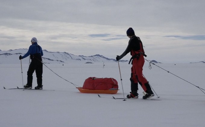 สองพ่อลูกเตรียมพิชิตขั้วโลกใต้ด้วยพลังงานหมุนเวียน