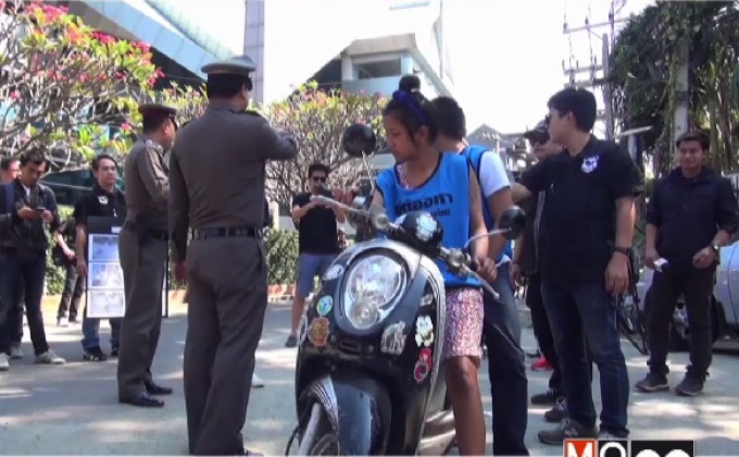 จับกุม 2 วัยรุ่นชิงทรัพย์นักท่องเที่ยวจีน