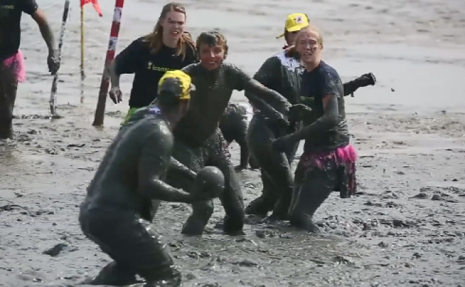 แข่งขัน “โอลิมปิกโคลน” ระดมเงินช่วยมะเร็ง