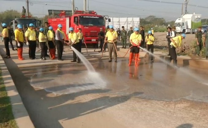 จิตอาสาฯ ร่วมทำความสะอาดรอบเมรุลอยฯ