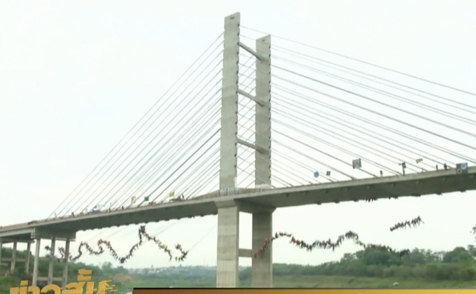 ผู้กล้าในบราซิลพยายามทุบสถิติกระโดดจากที่สูงพร้อมกันมากที่สุดในโลก