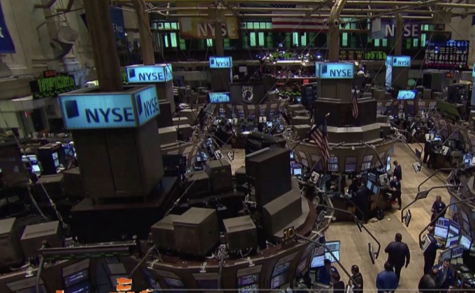 ดาวโจนส์ปิดร่วง 234.25 จุด