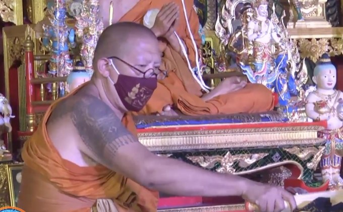 หน้ากาก “หลวงพี่น้ำฝน” ยอดสั่งจองทะลุแสนชิ้น