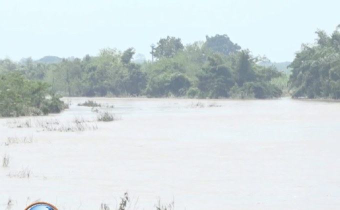 น้ำทะลักท่วมด่านมะข้ามเตี้ย ไร่ข้าวโพดเสียหาย