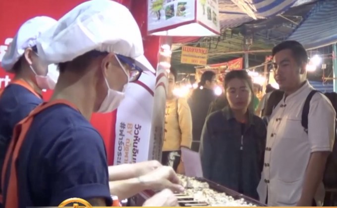 สุดแปลก! จระเข้ปิ้งนมสดขายดีนักชิมแห่อุดหนุนแน่นร้าน