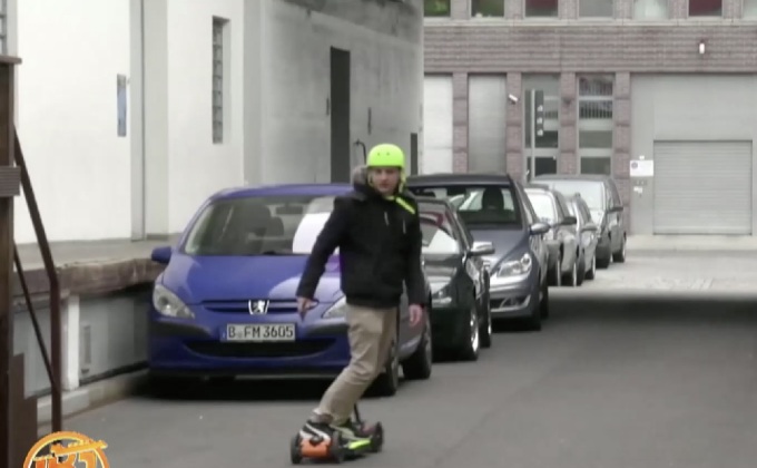 “สเก็ตบอร์ดไฮเทค” ควบคุมด้วยสมาร์ทโฟน