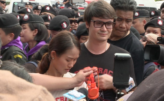 ตำรวจฟัน 3 ข้อหา 14 แกนนำม็อบอยากเลือกตั้ง