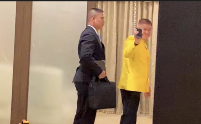 “ธรรมนัส” ชิ่งสื่อปัดตอบปมติดคุก-แจกกล้วยให้ลิง