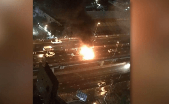 รถชนซ้ำซ้อน 5 คันย่านห้างดังปิ่นเกล้า