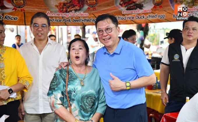 “จตุพร” ลงพื้นที่ตลาดนัดจตุจักร ให้กำลังใจพ่อค้าแม่ค้า ชวนไทยช่วยไทยกระตุ้นเศรษฐกิจ เดินหน้าปรับโฉมตลาดสู่แลนด์มาร์กของไทย