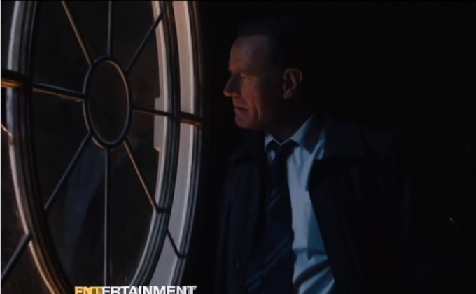 “ไบรอัน เครนสตัน” หนีชีวิตเพอร์เฟคไปซ่อนตัวบนห้องใต้หลังคา ใน Wakefield