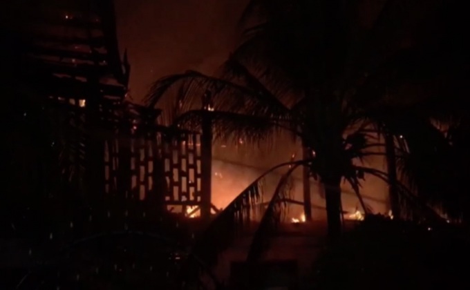 ไฟไหม้วัดแว่นจันทร์กุฎิไม้สักทองวอด 6 หลัง