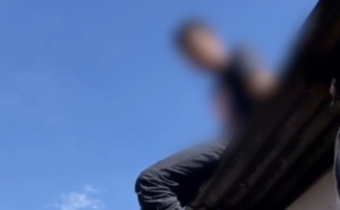 ชายหนุ่มเครียดจากปัญหาส่วนตัวขู่กระโดดตึก