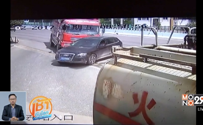 รถบรรทุกพลิกทับรถยนต์ในจีน