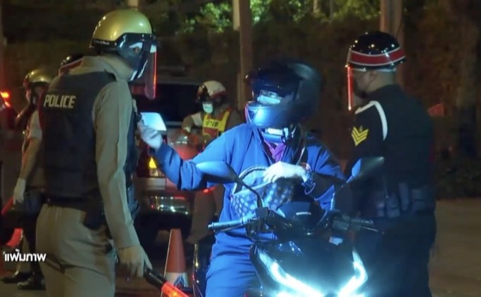 เสนอทดลองยกเลิกเคอร์ฟิว 15 วัน แต่คง พ.ร.ก.ฉุกเฉินฯ