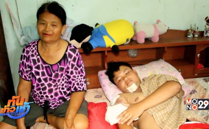 เด็กแว้นซ่า ขว้างก้อนอิฐใส่วัยรุ่นเล่นน้ำสงกรานต์