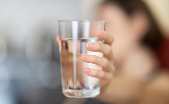 วิธีรับมือปัญหา ผิวขาดน้ำ ที่หลายคนยังเข้าใจผิดว่า แค่ดื่มน้ำเยอะๆก็ช่วยได้แล้ว