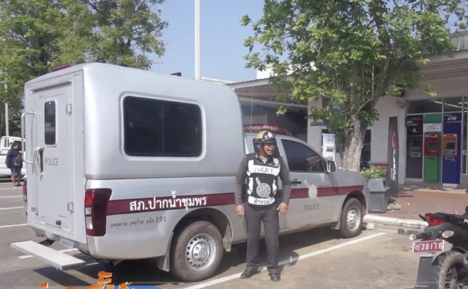 ผู้ต้องหาชิงรถตราโร่ตำรวจหลบหนีจากศาล