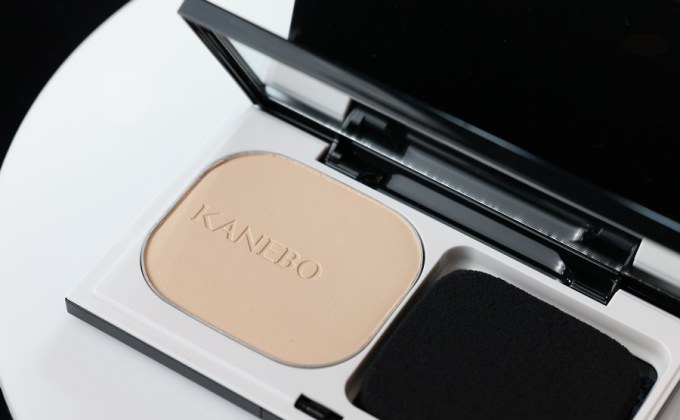 ครั้งแรกของโลกที่ไทย! KANEBO เผยโฉม ‘MELTY FEEL WEAR II’ แป้งผสมรองพื้นนวัตกรรมความบางเบาไร้ที่ติ