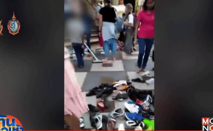 ดราม่าสนั่น! เด็กวัดดอยสุเทพ โกยรองเท้าสุมเป็นกอง