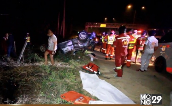 อดีตนักร้องดัง ขับรถตู้ ชนรถเก๋ง เสียชีวิตสลด 2 เจ็บสาหัส 2