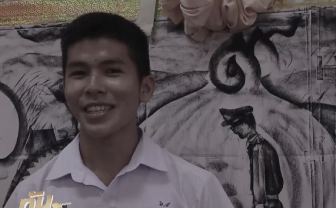 นักเรียน ม.6 วาดภาพในหลวง ร.9 ประกอบเพลง