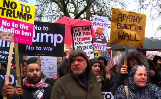 ชาวอังกฤษรวมตัวประท้วง “ทรัมป์”