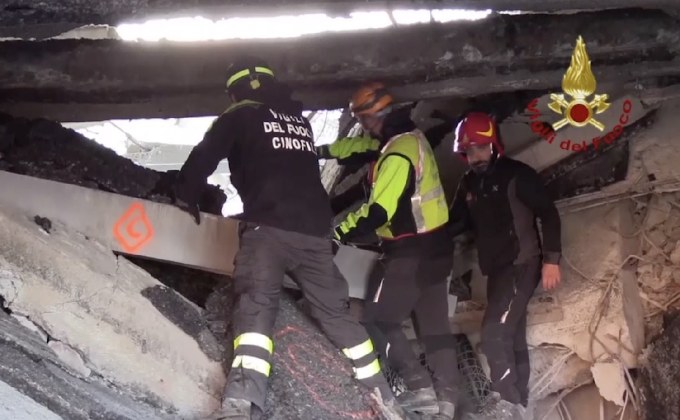 อิตาลีเร่งค้นหาผู้สูญหายร่วม 20 คนจากเหตุสะพานถล่ม