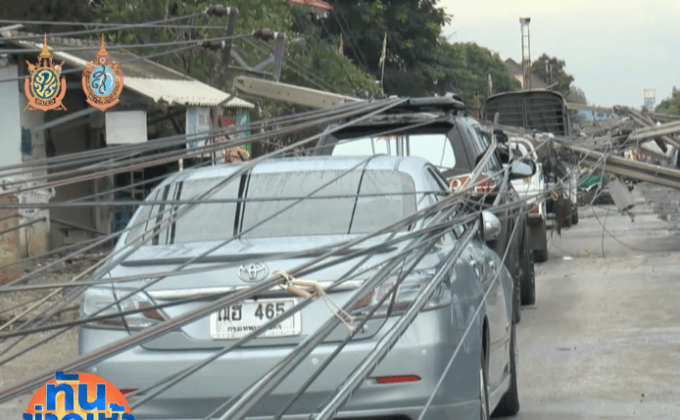 พายุถล่มบางพลี เสาไฟฟ้าโค่นทับรถยนต์กว่า 30 คัน