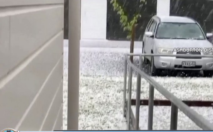 นิวซีแลนด์เผชิญพายุลูกเห็บพัดถล่ม