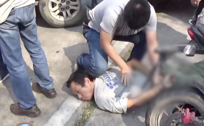 ชาร์จจับกุมพ่อค้ายาบ้า