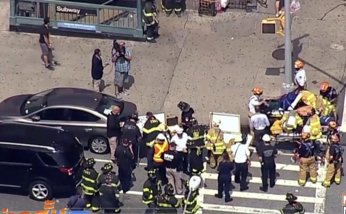 รถไฟใต้ดินในนครนิวยอร์กตกราง