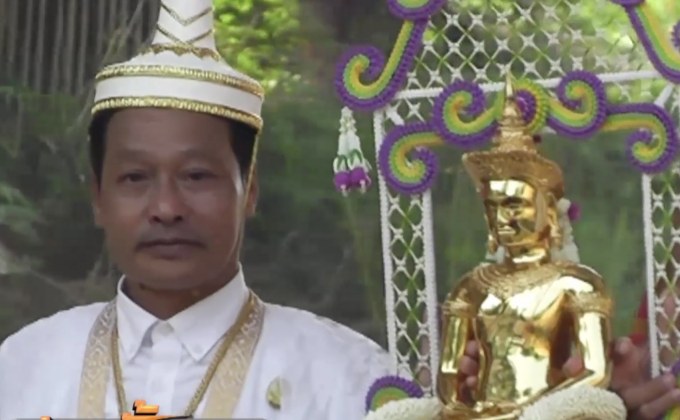 ชาวเพชรบูรณ์ร่วมพิธีอุ้มพระดำน้ำหนึ่งเดียวในโลก