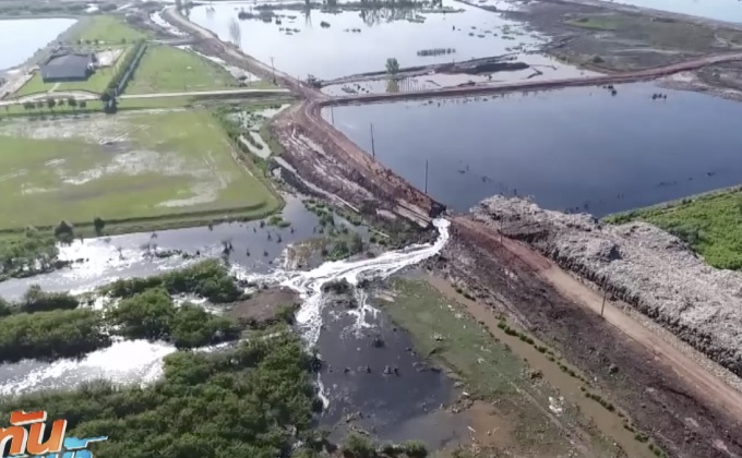 น้ำเสียจากบ่อขยะ ไหลลงคลองสาธารณะเมืองคอน