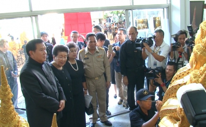 ประติมากรรมประกอบพระเมรุมาศใกล้เสร็จสมบูรณ์