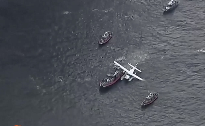 เครื่องบินเล็กตกแม่น้ำในสหรัฐฯ