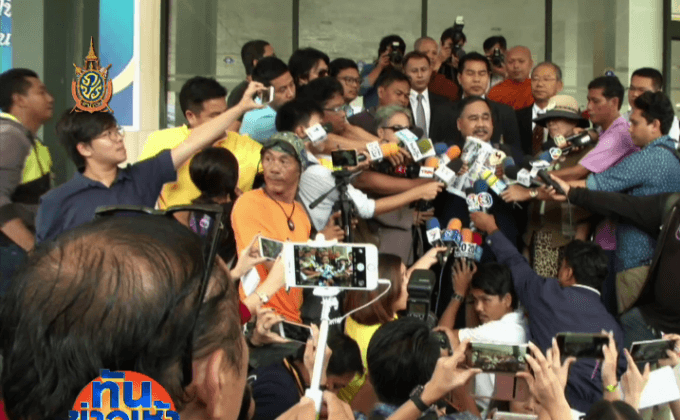 “นางไก่” อ่วมเจอหมายจับหมิ่นเบื้องสูง พ่วงค้ามนุษย์