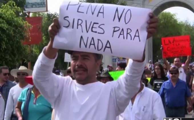 ชาวเม็กซิโกประท้วงการขึ้นราคาน้ำมัน