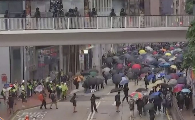 ฮ่องกงประท้วงต้านกฎหมายห้ามสวมหน้ากาก